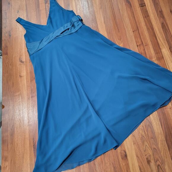 S.L. Fashions Dress Surplice V Neckline Cascade Ruffle Sleeveless Size 16 - Picture 3 of 12